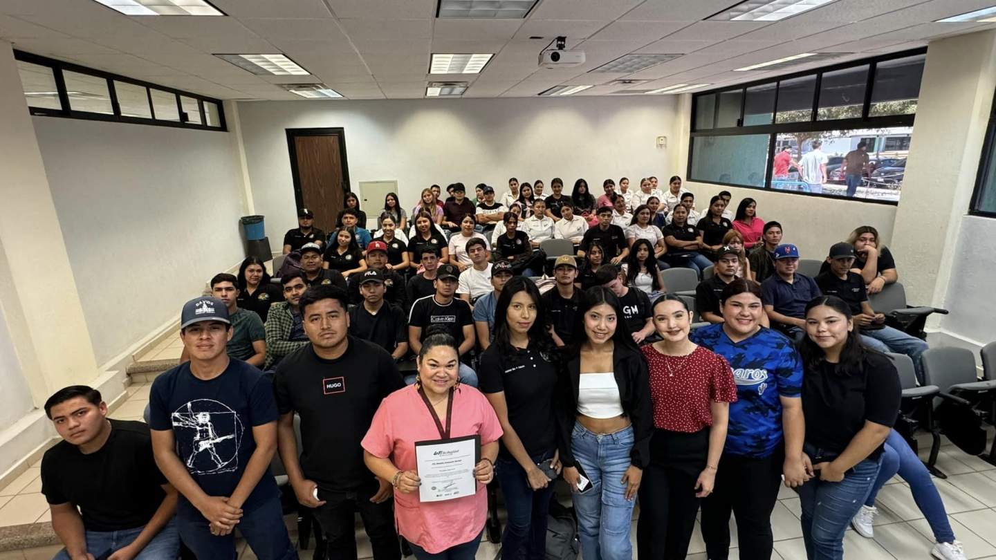 En el marco del Día del Técnico Superior Universitario se lleva a cabo la conferencia “El poder está en ti” 