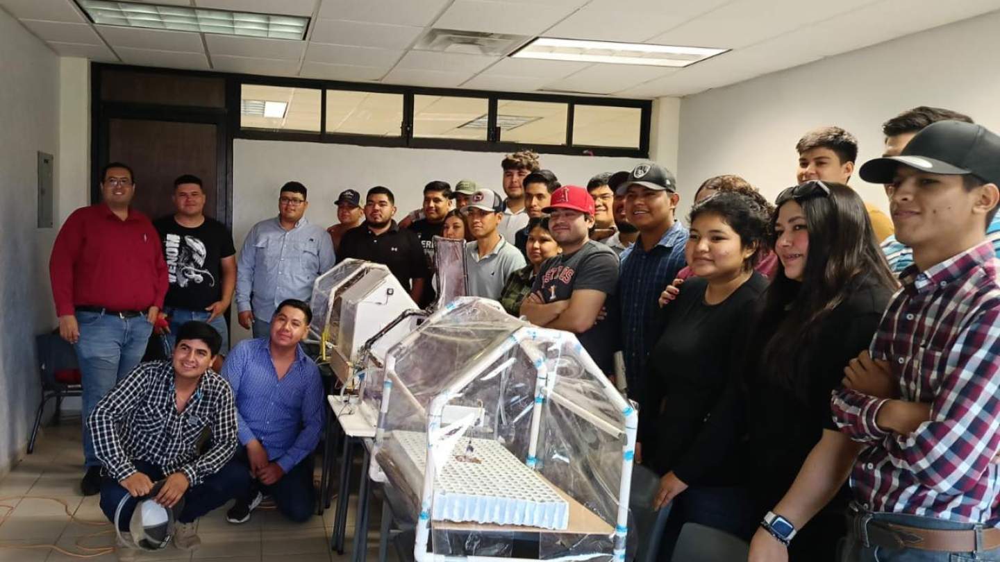  𝐄𝐬𝐭𝐮𝐝𝐢𝐚𝐧𝐭𝐞𝐬 𝐝𝐞 𝐒𝐞𝐱𝐭𝐨 𝐂𝐮𝐚𝐭𝐫𝐢𝐦𝐞𝐬𝐭𝐫𝐞 𝐝𝐞 𝐓𝐞́𝐜𝐧𝐢𝐜𝐨 𝐒𝐮𝐩𝐞𝐫𝐢𝐨𝐫 𝐔𝐧𝐢𝐯𝐞𝐫𝐬𝐢𝐭𝐚𝐫𝐢𝐨 𝐞𝐧 𝐀𝐠𝐫𝐢𝐜𝐮𝐥𝐭𝐮𝐫𝐚 𝐒𝐮𝐬𝐭𝐞𝐧𝐭𝐚𝐛𝐥𝐞 𝐲 𝐏𝐫𝐨𝐭𝐞𝐠𝐢𝐝𝐚 𝐩𝐫𝐞𝐬𝐞𝐧𝐭𝐚𝐧 𝐏𝐫𝐨𝐲𝐞𝐜𝐭𝐨 𝐅𝐢𝐧𝐚𝐥 𝐝𝐞 